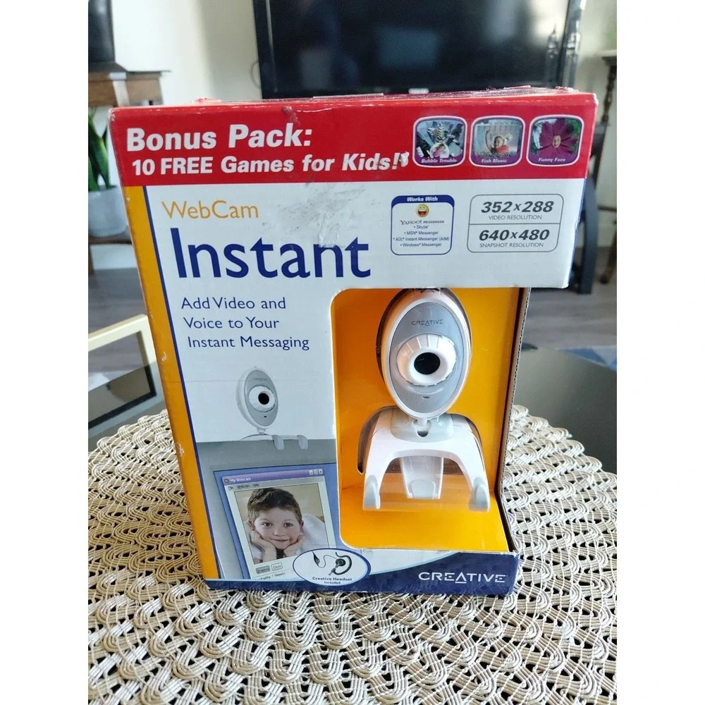 Creative Webcam Instant with Headset VF0040 VF0040WM‎ New In Box Video Voice